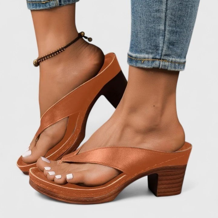 Juliet heeled thong sandals - Brown