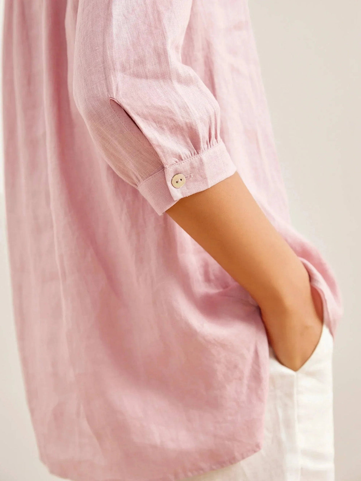 Lena V neck linen shirt - detail