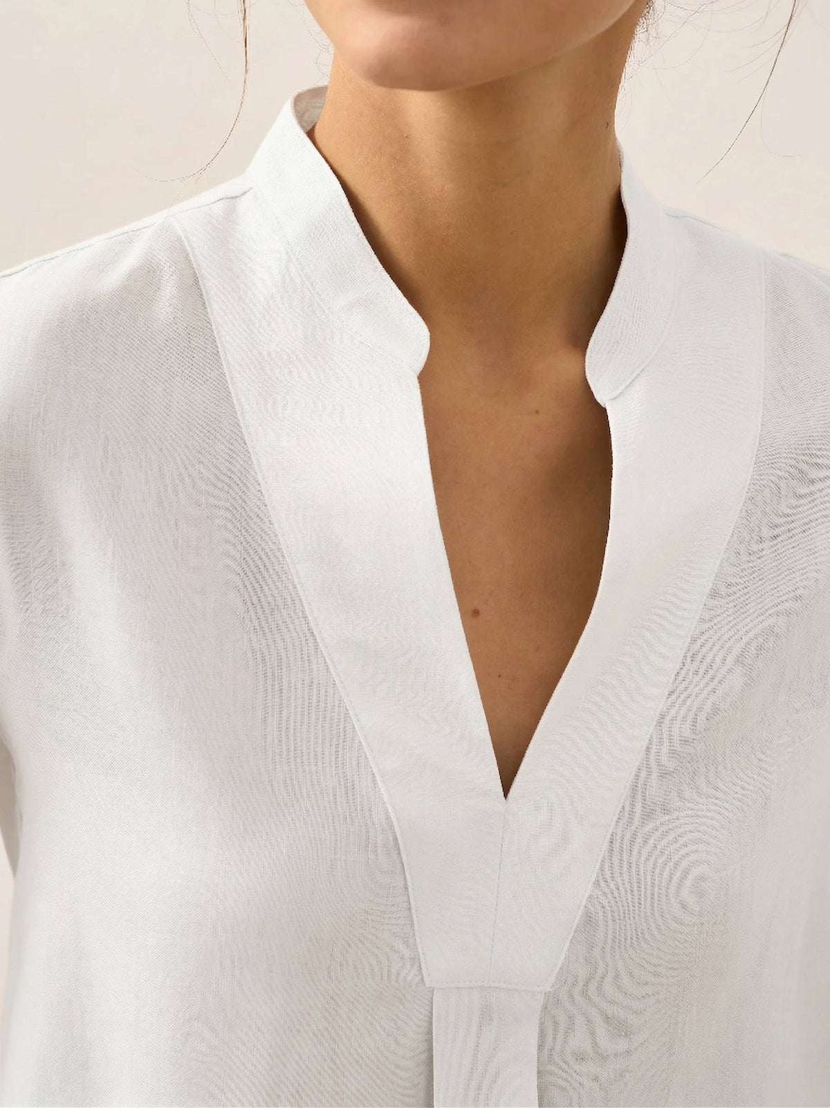 Lena V neck linen shirt - detail